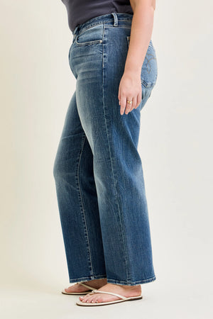 Judy Blue Mid Rise Vintage Medium Wash Straight Leg Jeans