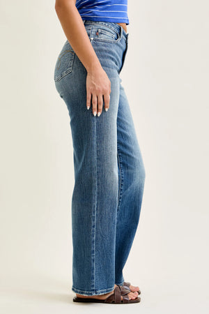 Judy Blue Mid Rise Vintage Medium Wash Straight Leg Jeans