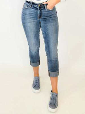 Judy Blue Mid Rise Non Distressed Contrast Wash Cuffed Skinny Capri Jeans