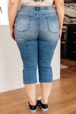 Judy Blue High Rise Cool Denim Pull On Non Distressed Capri Jeans