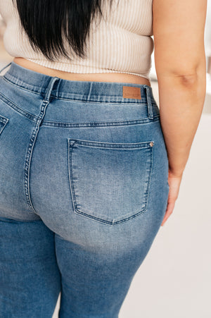 Judy Blue High Rise Cool Denim Pull On Non Distressed Capri Jeans