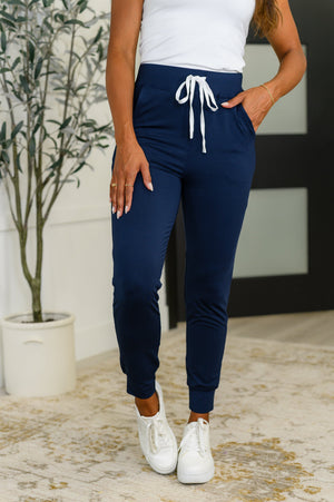 Giving the Run Around Joggers in Navy