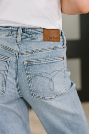 Judy Blue Mid Rise Rigid Magic Straight Leg Jeans