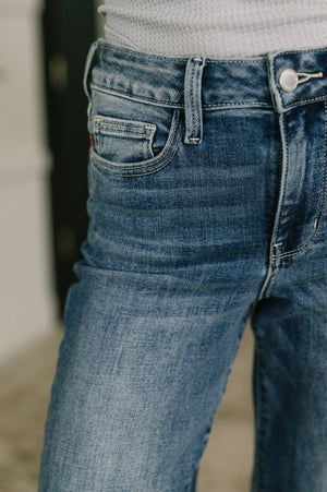 Judy Blue Mid Rise Vintage Medium Wash Straight Leg Jeans
