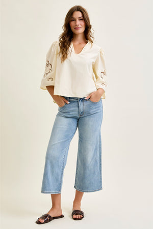 Judy Blue Mid Rise Wide Cropped Light Wash Jeans