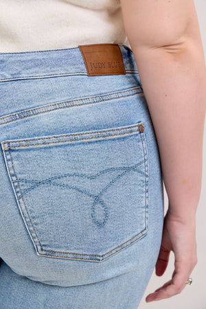 Judy Blue Mid Rise Rigid Magic Straight Leg Jeans