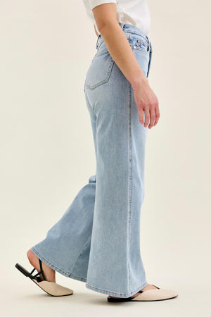 Judy Blue High Waist PETITE Tummy Control Retro Wide Leg with Curvy Coin Pocket Jeans
