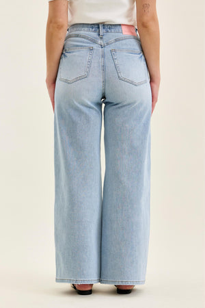 Judy Blue High Waist PETITE Tummy Control Retro Wide Leg with Curvy Coin Pocket Jeans