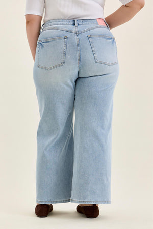 Judy Blue High Waist PETITE Tummy Control Retro Wide Leg with Curvy Coin Pocket Jeans