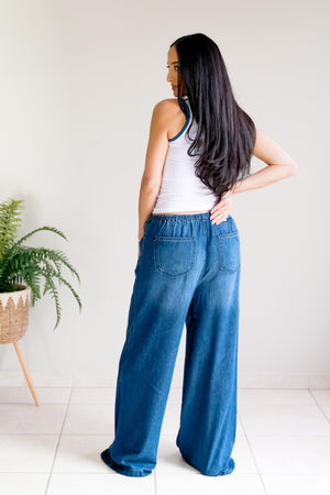 Blue Daisy Power Tank by Yelete