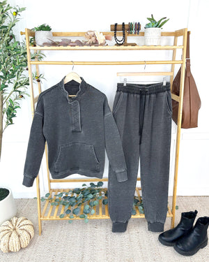 Jesse Vintage Wash Snap Pullover - Black by Michelle Mae