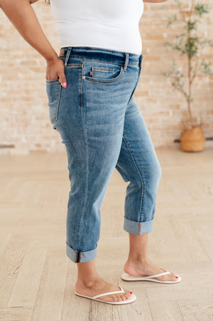 Judy Blue Mid Rise Non Distressed Contrast Wash Cuffed Skinny Capri Jeans