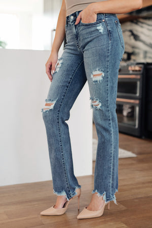 Judy Blue Mid Rise Destroyed Straight Jeans in Medium Wash