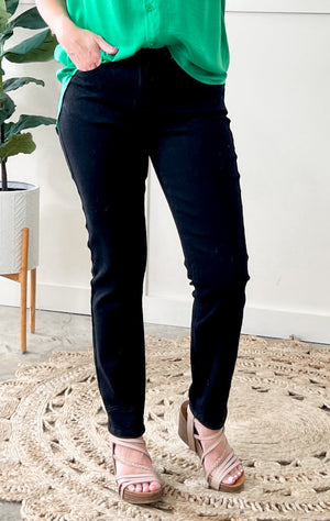 Judy Blue Mid Rise Slim Non Distressed Jeans in Black - size 24