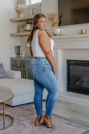 Judy Blue Mid Rise Vintage Skinny Jeans - size 24