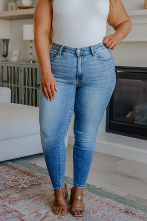 Judy Blue Mid Rise Vintage Skinny Jeans - size 24