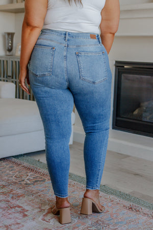 Judy Blue Mid Rise Vintage Skinny Jeans - size 24