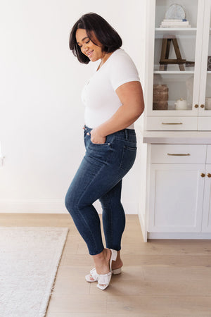 Judy Blue Mid Rise Relaxed Fit Mineral Wash Jeans